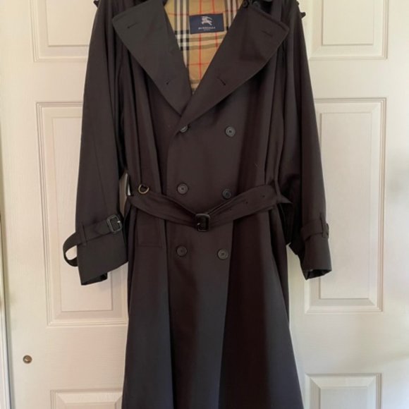 Burberry - Trench Coat